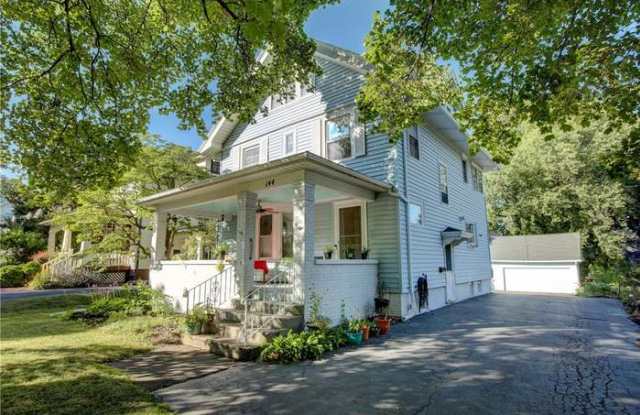 144 Deerfield Dr