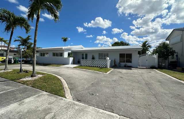 9810 SW 19th St - 9810 Southwest 19th Street, University Park, FL 33165