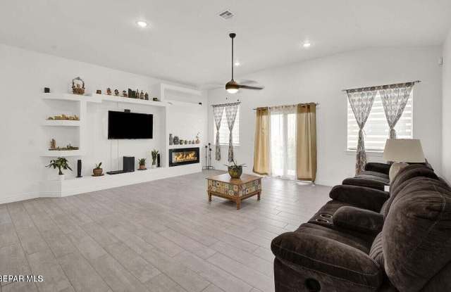 12365 Desert Wolf Avenue