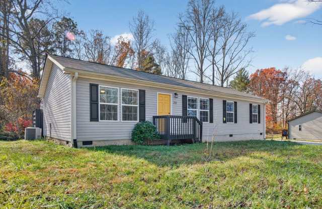 3BR House in Fletcher