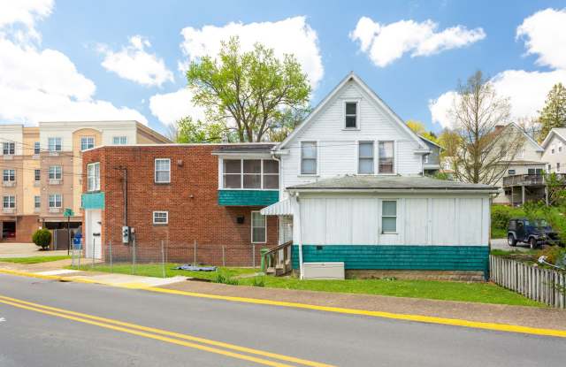 3 Bedroom, 2 Bathroom House Woodburn Area- Available 08/05/2026