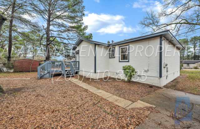 1302 25th Ave N - 1302 25th Avenue, Hueytown, AL 35023