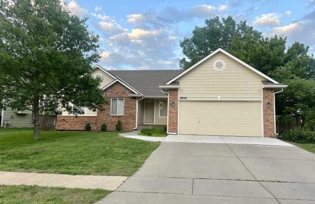 900 N Timberleaf Dr - 900 North Timberleaf Drive, Derby, KS 67037