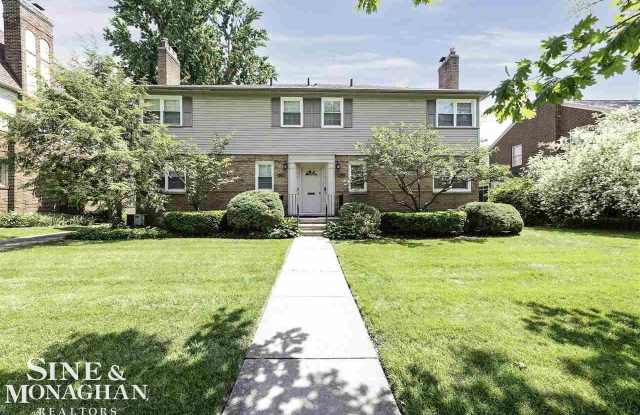 814 Harcourt