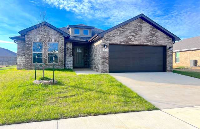 Luxury 3 Bedroom In Webb City!