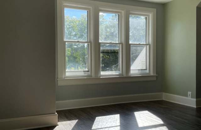 Photo of Five Bedroom Home in Central La Crosse