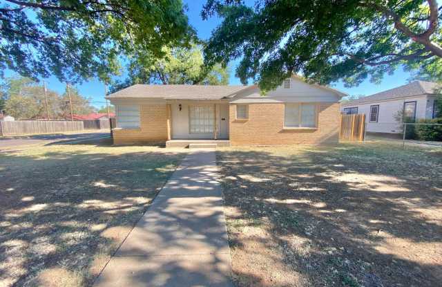 NOW PRE-LEASING FOR JULY: 4 bed 2 bath 2car garage in Tech Terrace