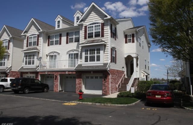 25 BAYSIDE DR - 25 Bayside Drive, Bayonne, NJ 07002