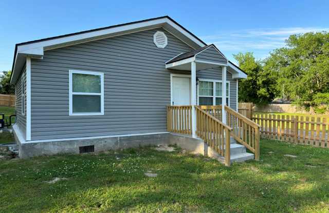 Photo of Cozy 2 Bedroom 1 Bathroom for Rent!