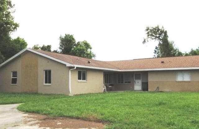 Photo of 1348 W Evans Cir