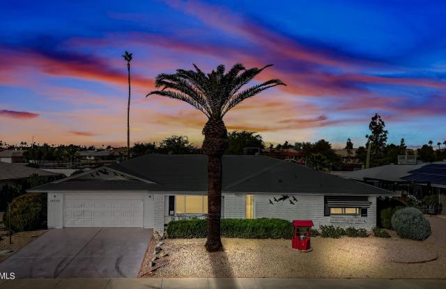 12722 W BEECHWOOD Drive