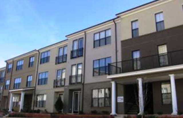 770 Walker Square Apt. #2B