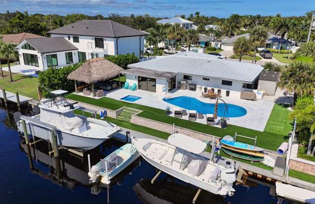 12 Leeward Circle