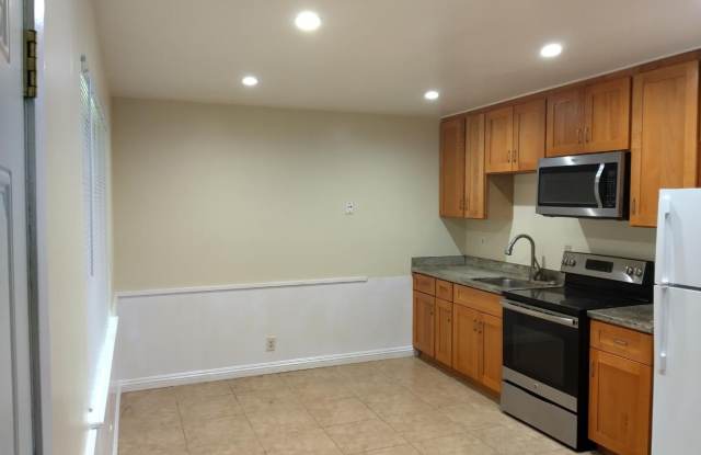 1443 Kentfield AVE 1