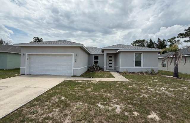 105 ZINNIA Lane W