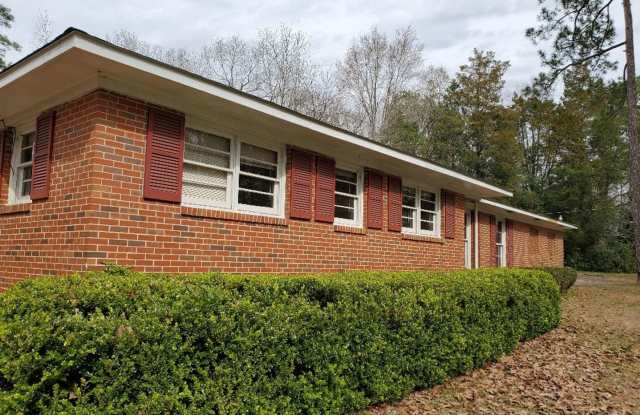 Cozy Three Bedroom Home!