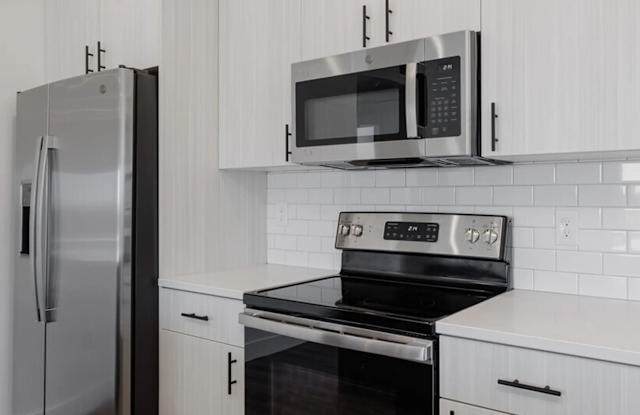 253 West 17th Street Unit C11