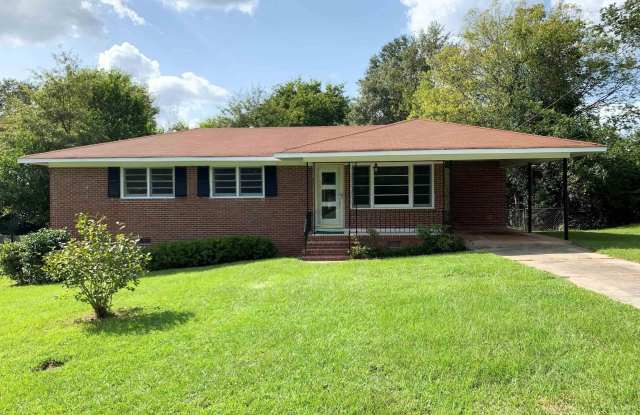 3240 Commodore Drive