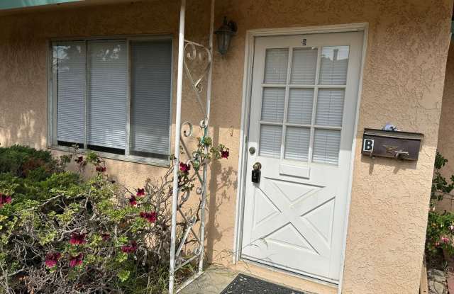 Cute 2 Bd 1Ba Unit NE Santa Maria
