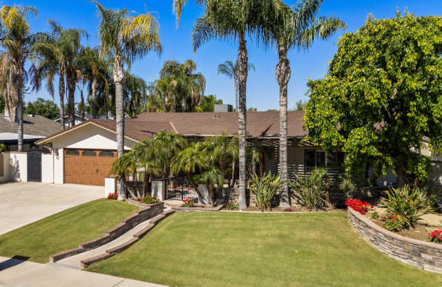 605 N El Rio Drive - Gorgeous Pool Home!!