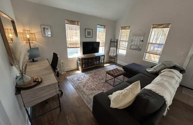 2052 South Florida Way