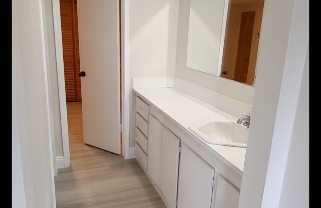 140 Northwest 87th Avenue