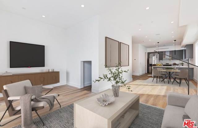 1436 Edgecliffe Dr unit: 102