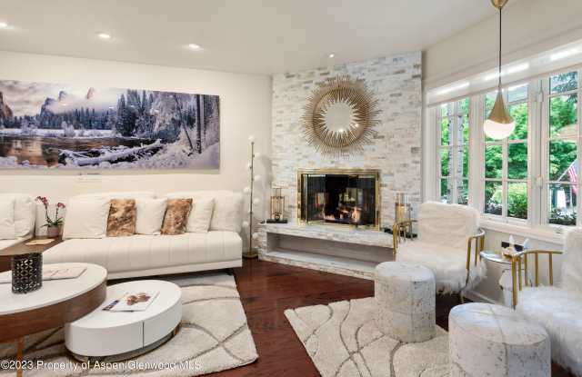 711 S Galena Street unit: 20D