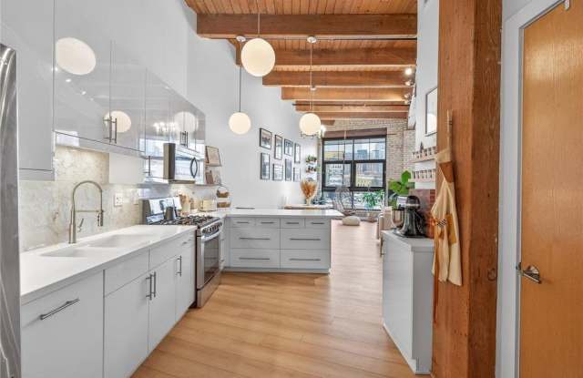 Photo of 404 Washington Avenue N