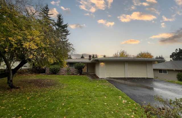 4 bedroom 2.05 bath rambler on Kent's East Hill