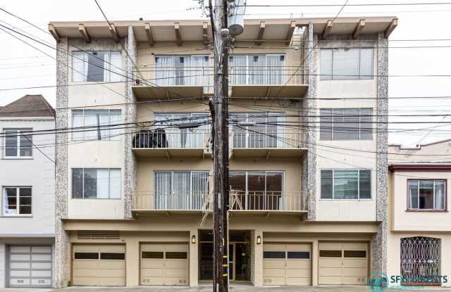 Inner Sunset: Bright 2nd Floor Studio w/ Laundry Onsite