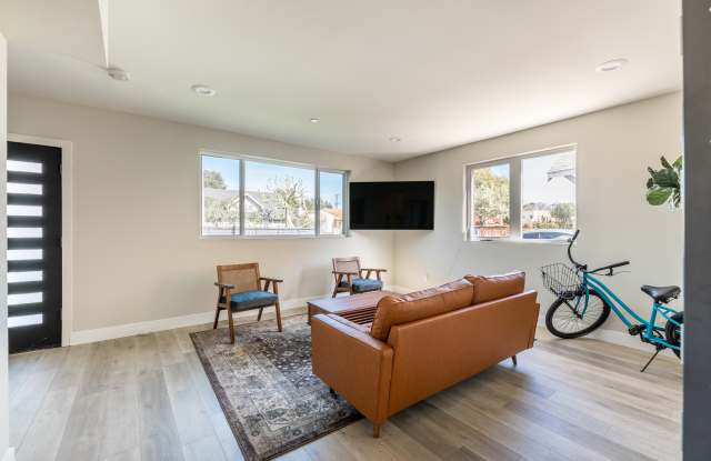 1458 37th Place - Co-Living