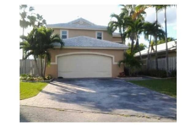 4782 SW 154th Ave - 4782 Southwest 154th Avenue, Kendall West, FL 33185