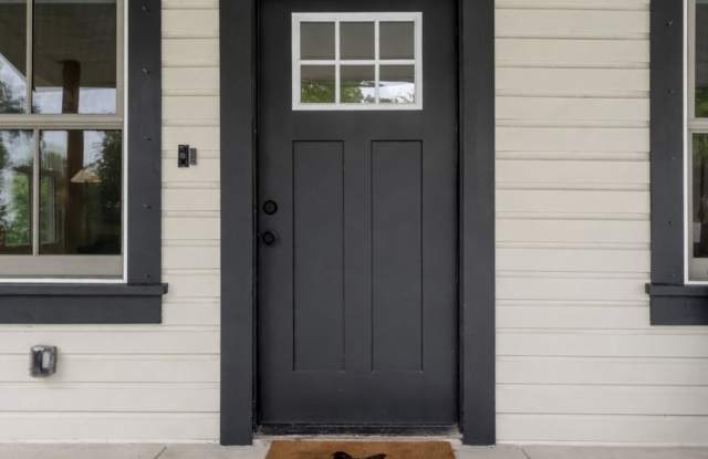 1213 East 12th Avenue