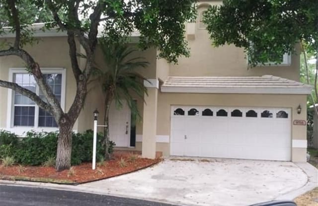 9516 NW 8th Cir - 9516 Northwest 8th Circle, Plantation, FL 33324