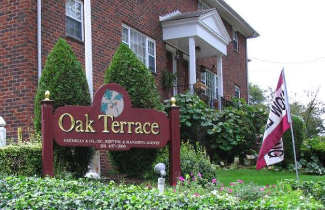 Oak Terrace