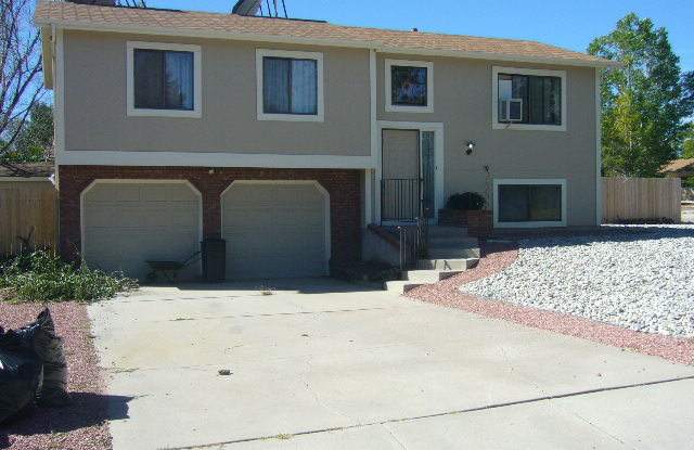 Great 3BD/2BA home on Heathercrest Drive