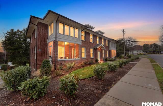 Charming 2BR Condo in Charlotte