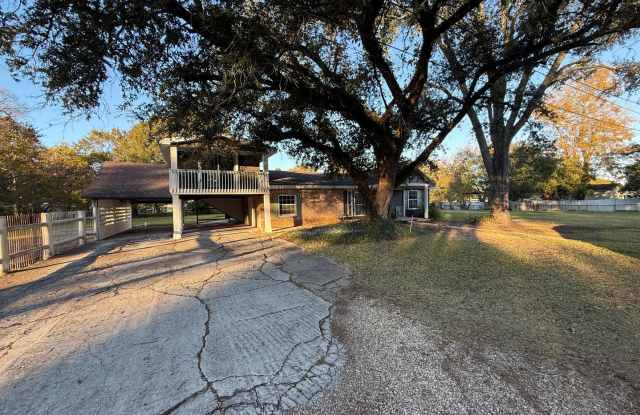 House For Rent in Rayne - 30 Mins From ULL  LSUE