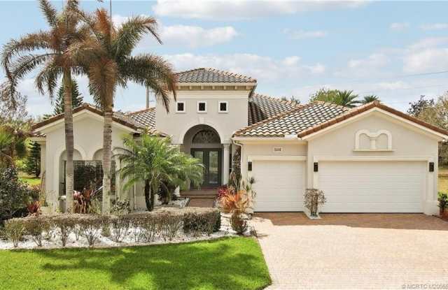5628 SW Gray Fox Drive
