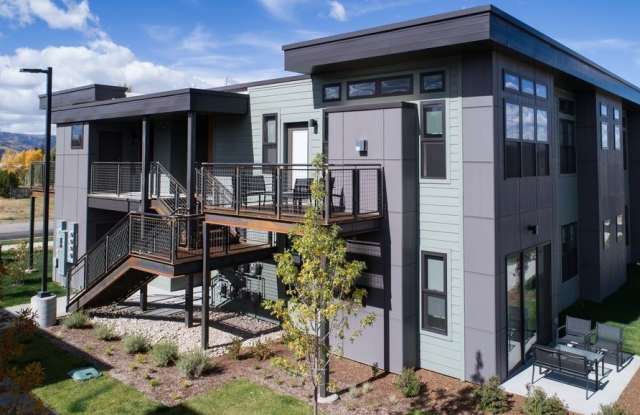 Photo of 60 Beryl Ave Apt 2A