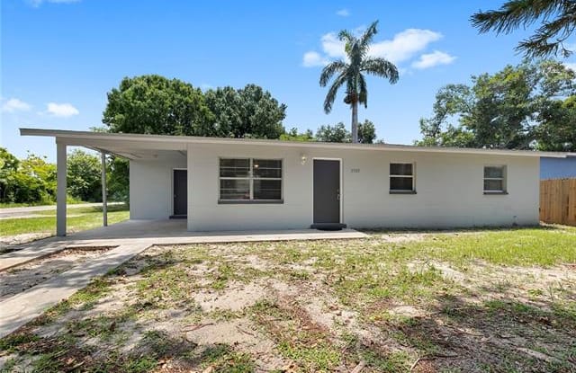 2505 Henderson AVE - 2505 Henderson Avenue, Fort Myers, FL 33916