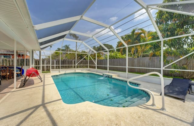 571 Southeast Floresta Drive - 571 Southeast Floresta Drive, Port St. Lucie, FL 34983