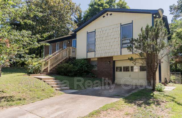 2504 Daly Dr