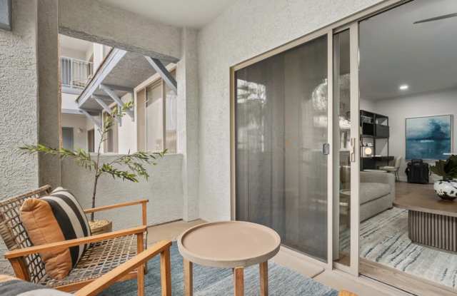 Azul at Spectrum by Mark-Taylor