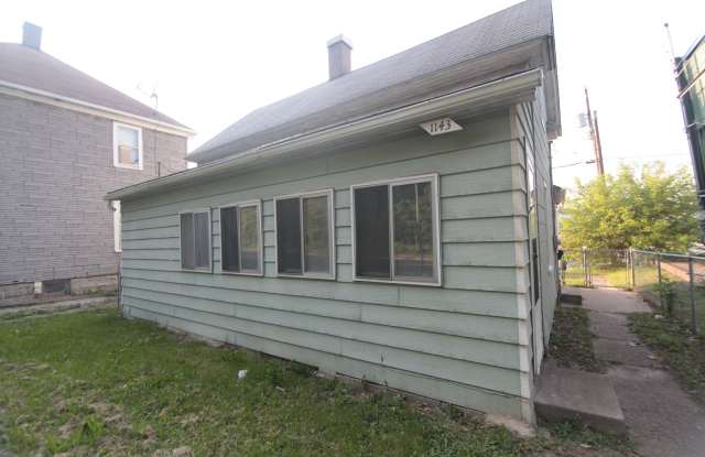 Updated 1 Bedroom Pet Friendly Home - Rent Ready