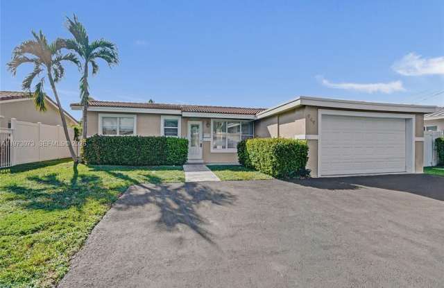 949 SE 10TH Court