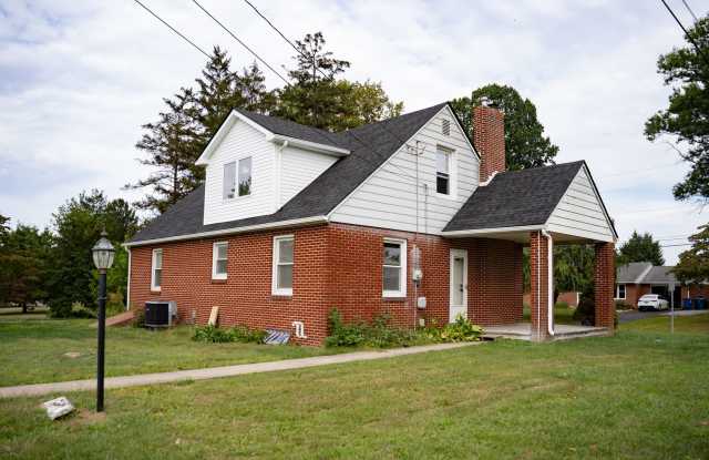 Photo of 3950 Locust Grove Rd