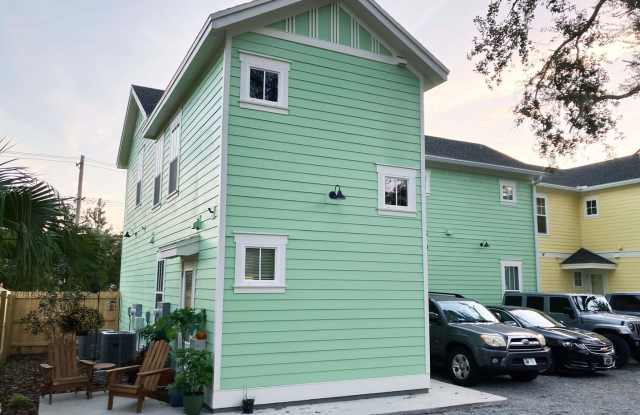 Porter's Parkside - New One Bedroom, One Bathroom Townhome