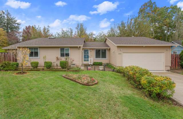 Spacious, renovated 3-bdrm/2-bath ranch-style gem in Troutdale.  W/D, 2-car garage, fireplace